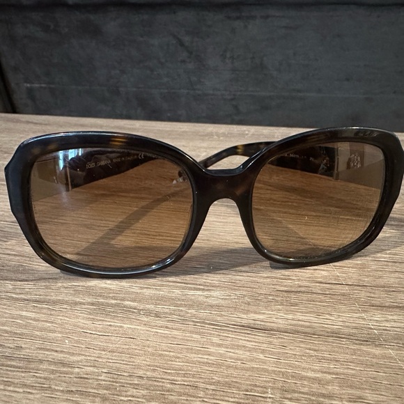 Dolce & Gabbana Tortoise Oval Sunglasses (style code DG4086) - Picture 11 of 16